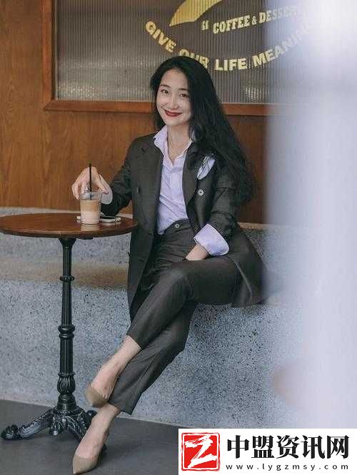 品味黑與白的純粹